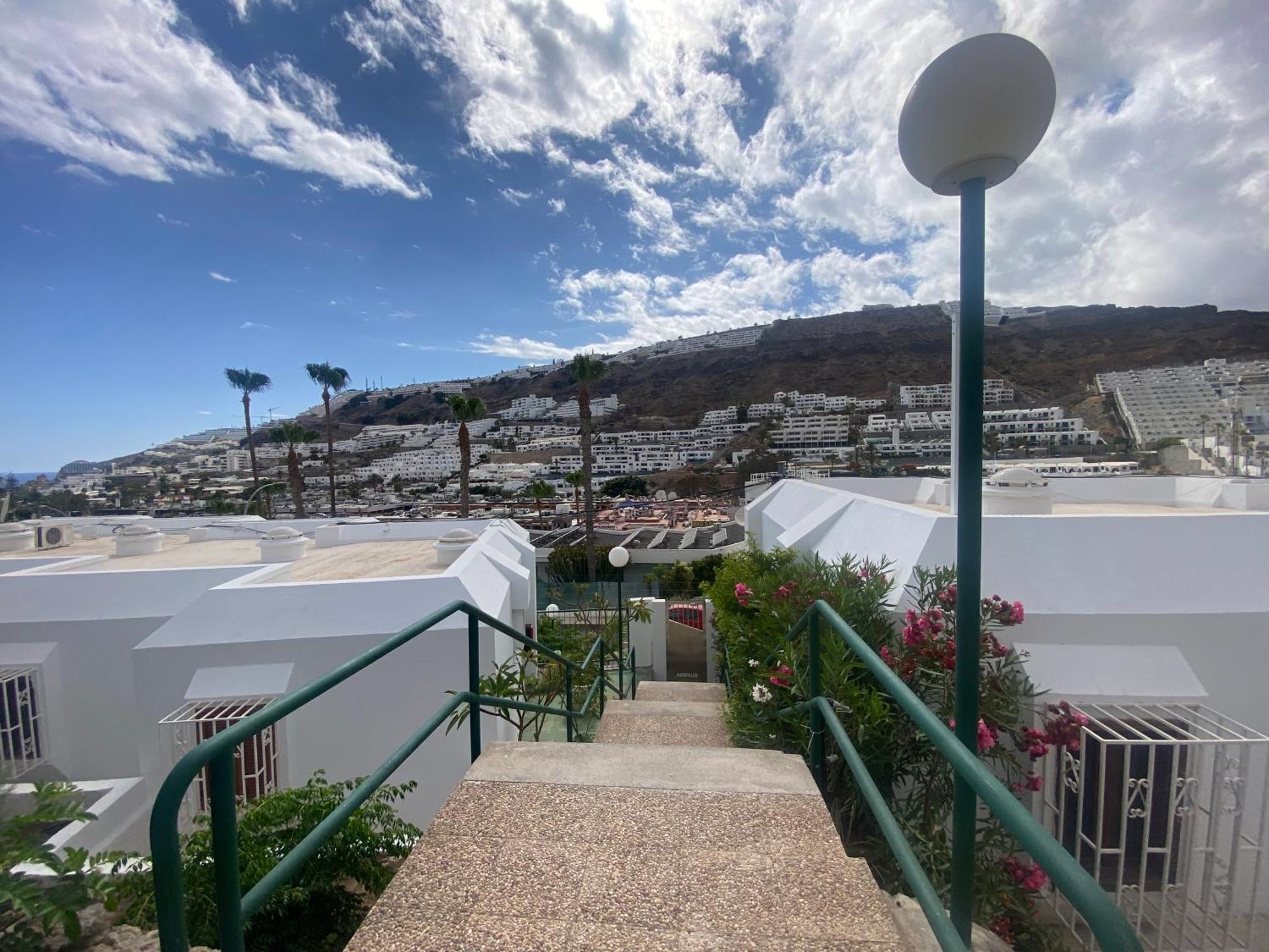 Stylish And Comfortable Duplex Apartment Near Swimming Pool Mogan Exterior photo