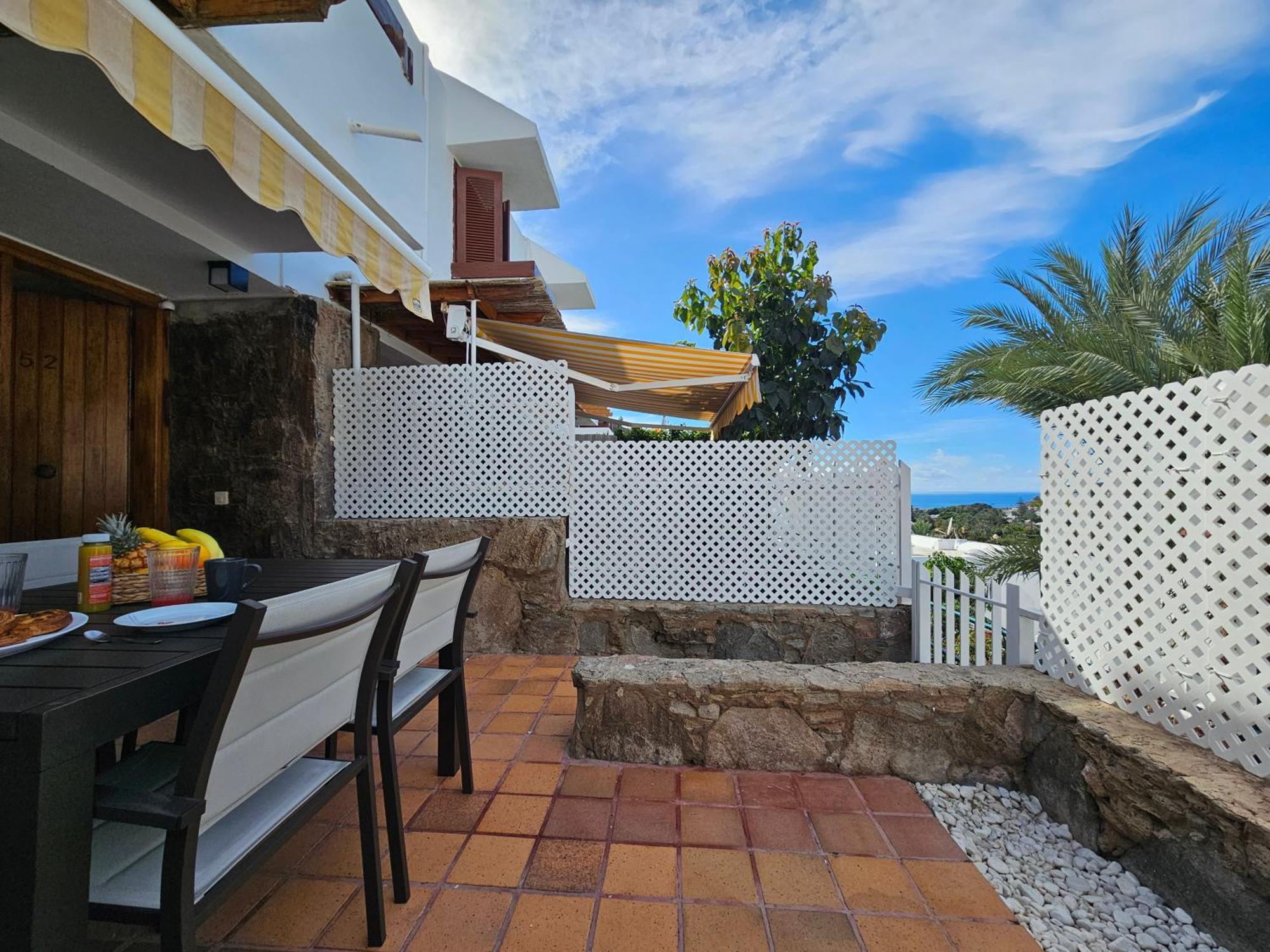 Stylish And Comfortable Duplex Apartment Near Swimming Pool Mogan Exterior photo