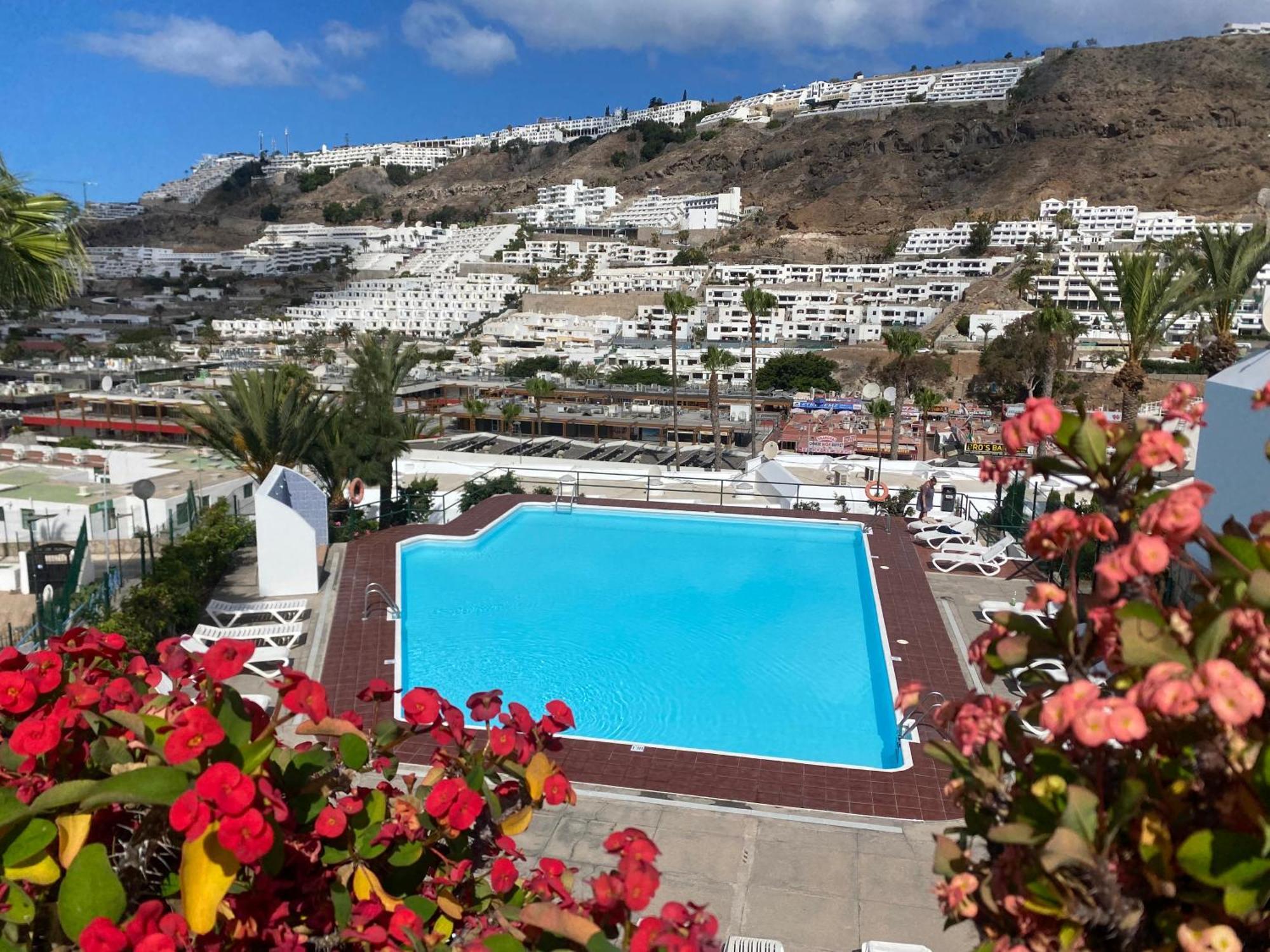 Stylish And Comfortable Duplex Apartment Near Swimming Pool Mogan Exterior photo